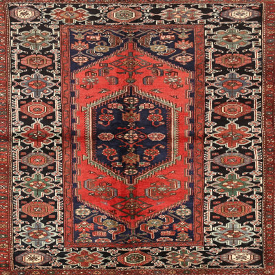 Tapis rouge à motif sud-ouest
