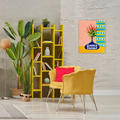 «Inhale Exhale Flower Vase Canvas», conception par Nabeela Rumi