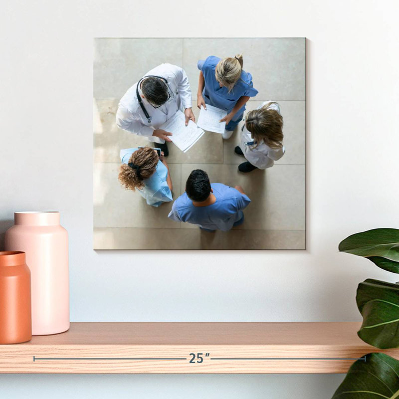 Alcaraz Hospital Staff Huddle