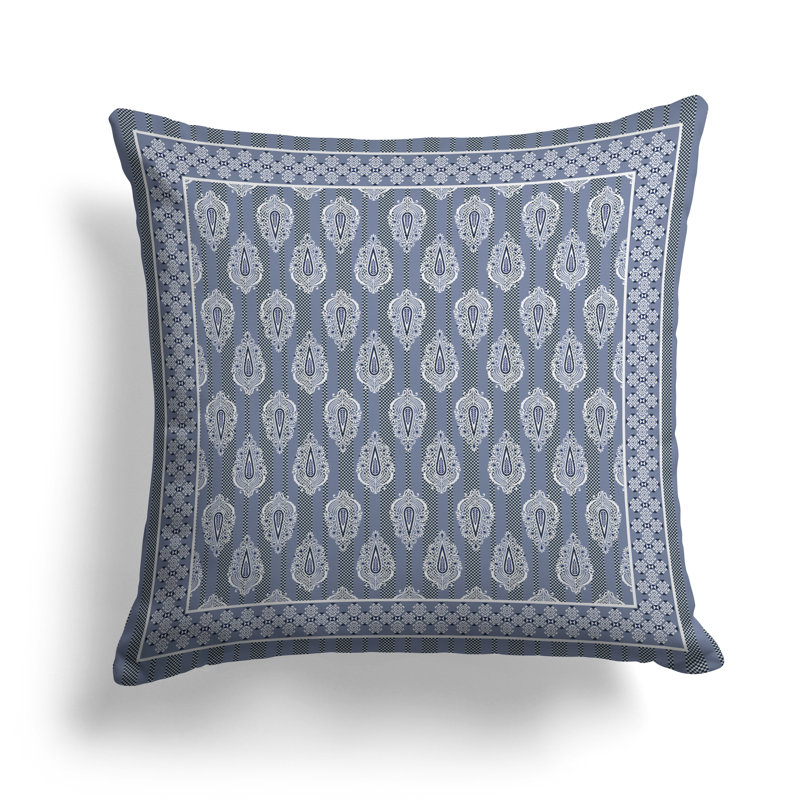 Coussin décoratif rayé à motif cachemire Dreamscape, Blanc / Gris, 20"H x 20"W