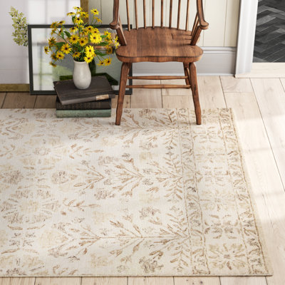Aden Hand Hooked Wool Floral Indoor Rug