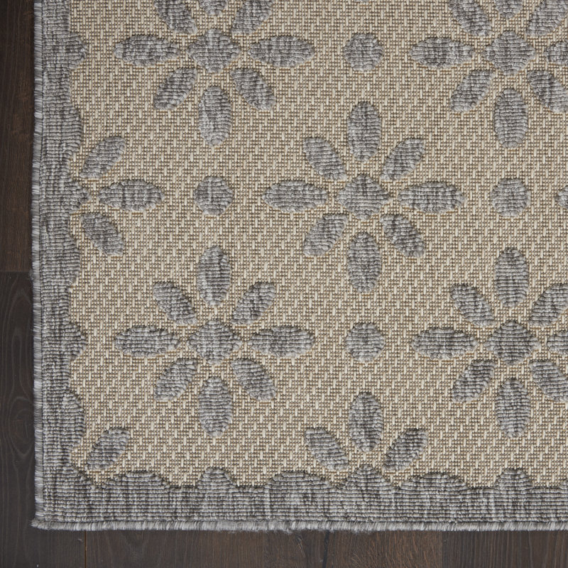 Tapis crème Therese, Rectangle 5 pi 3 po x 7 pi 3 po