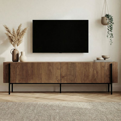 Meuble télé moderne avec pieds en métal, chêne Kafkas et noir, 70,9 x 11,8 x 17,7 pouces | 100% panneau de particules enduit de mélamine, design durable et élégant