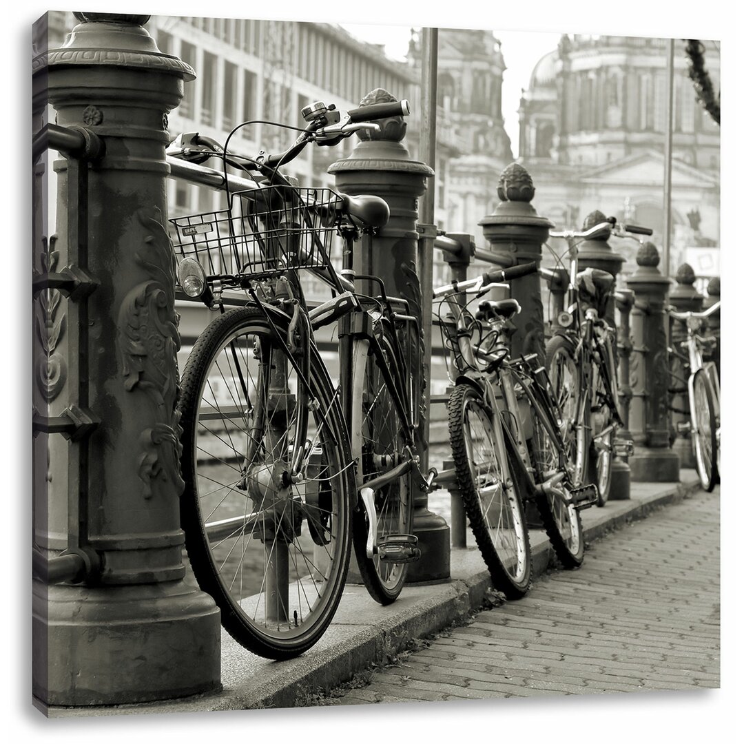 Leinwandbild Fahrrad Bahnhof BMX Bahnschiene