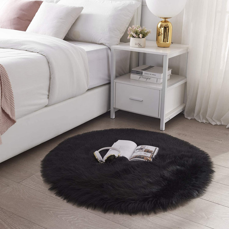 Malbora Faux Sheepskin Indoor Rug, Round 6'