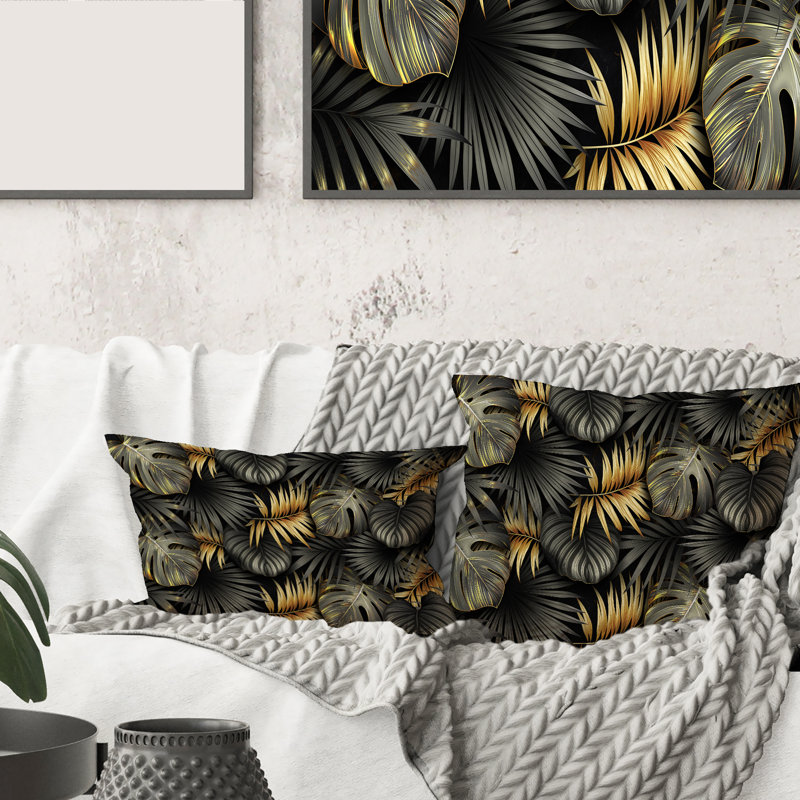 Rectangle, feuilles tropicales noires et dorées II - Coussin décoratif imprimé moderne