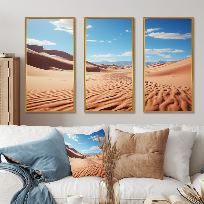 Dunes désertiques, horizon panoramique VI - Désert, art mural, Cadre flottant doré, H 40 po x l 61 po x P 1 po
