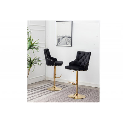 Ensemble de 2 tabourets de bar pivotants réglables en velours avec base dorée, garniture cloutée et dossier capitonné, noir pour la cuisine
