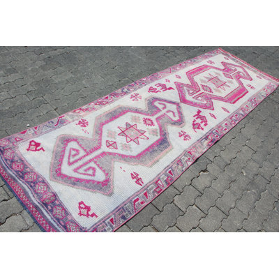 Tapis de couloir rétro en laine rose Herki