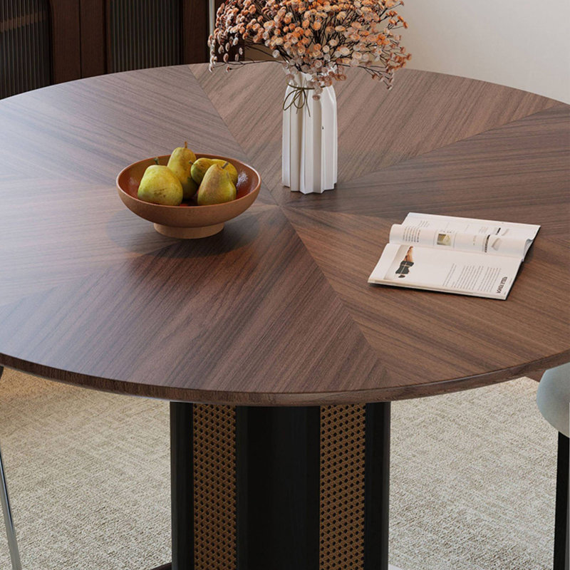 Danner Danner, H 29,5 po x L 43,3 po x l 43,3 po, 7 pièces : table, 6 chaises