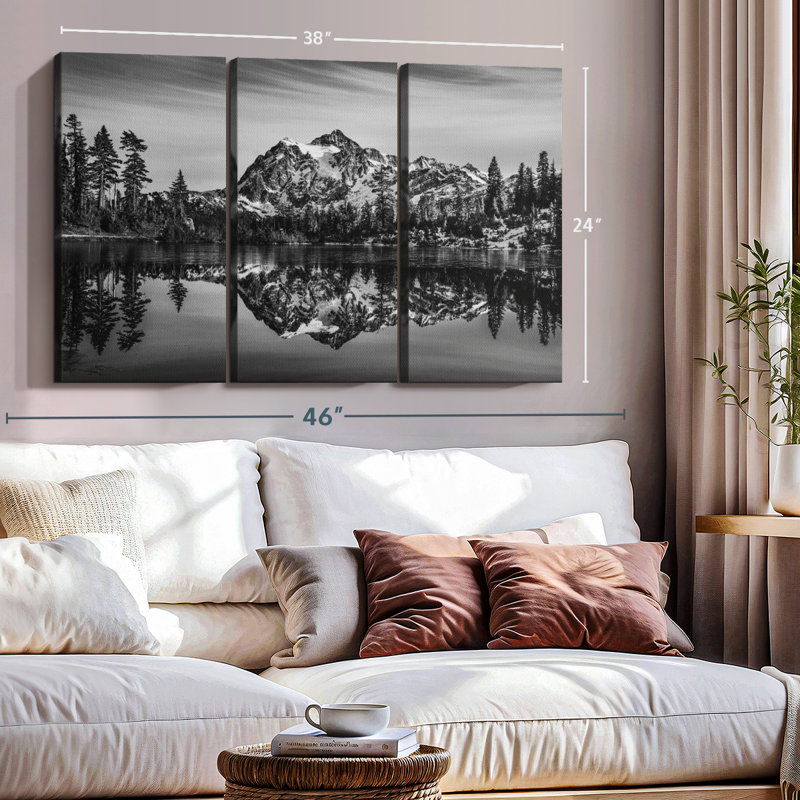 «Monochromatique Mountain», 3 pièces sur toile, H 24 po x l 38 po x P 1,25 po