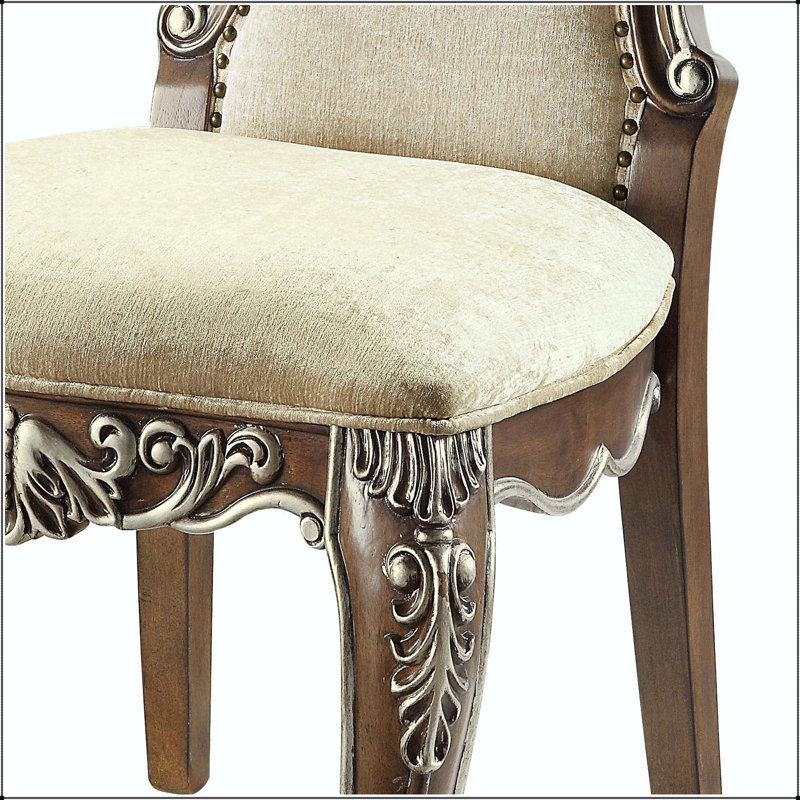 Chaise d'appoint en chêne antique avec siège rembourré et garniture cloutée