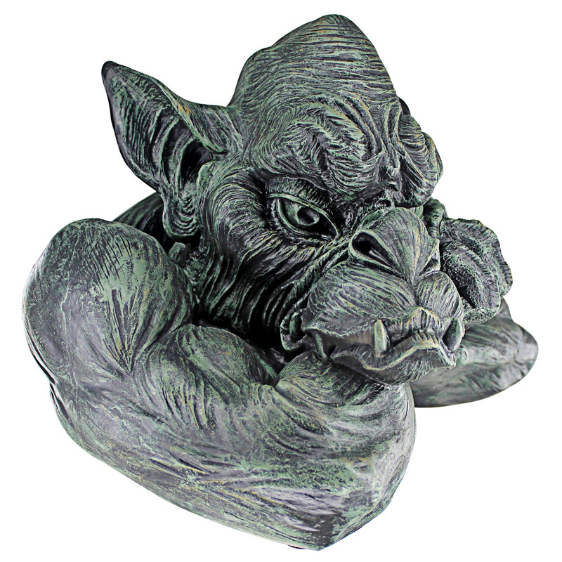 Goliath the gargouille statue