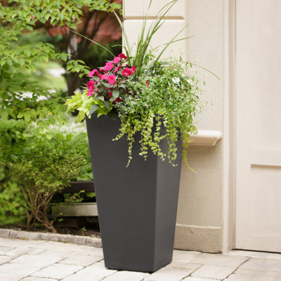 Tierra Verde 14" x 28" Sonata Rectangle Planter In Slate, Made from Rubber materials