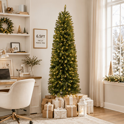 Sapin de Noël artificiel pré-illuminé de 1,35 à 2,75 m, sapin noble élancé, avec [110/165/220/275/330/495] lumières DEL blanc chaud, [330/462/715/770/913/1 342] extrémités de branches en PVC, idéal pour les petits espaces et la décoration d'angle, support métallique pliable