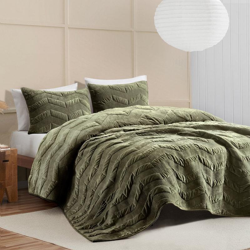 Olive Green King Velvet Quilt Set with Geometric Design