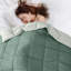 Couette moderne, couette réversible matelassée en duvet synthétique avec languettes aux coins, literie toutes saisons-132143779-132143797