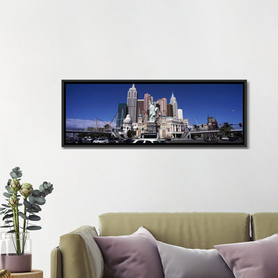 Bâtiments dans une ville, hôtel de New York, The Las Vegas Strip, Las Vegas, Nevada, États-Unis - reproduction de photo sur toile tendue