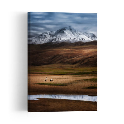 «Snowy Peaks and Cranes Dramatic Peaceful Serene Bird Horse Landscape», reproduction d'art murale