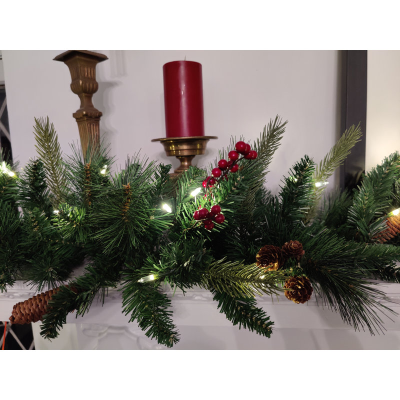 144'' in. Lighted Garland, 9'