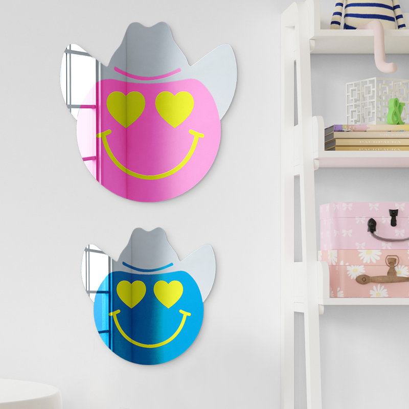Décoration murale miroir heureux visage heureux avec chapeau de cowboy et yeux de cœur, Bleu, H 19 po x l 19 po x P 1 po