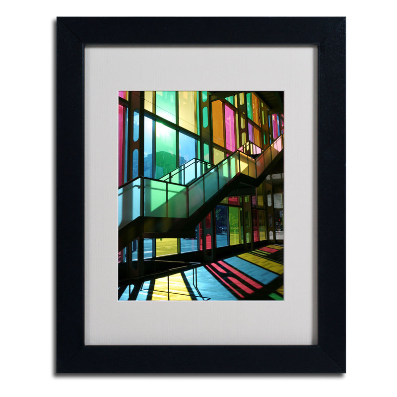 « montréal color » par pierre leclerc,, reproduction de photo encadrée, H 14 po x l 11 po x P 0,5 po, Noir