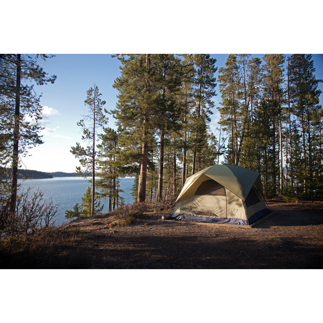 Tent By Lake von Lisay - Kunstdrucke auf Leinwand ohne Rahmen