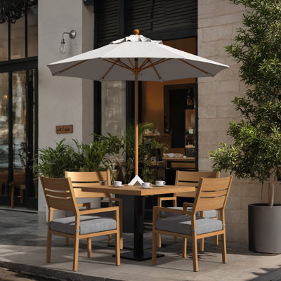 Parasol en bois de teck 7,5 pi avec nervures en fibre de verre et poussoir en oléfine blanche