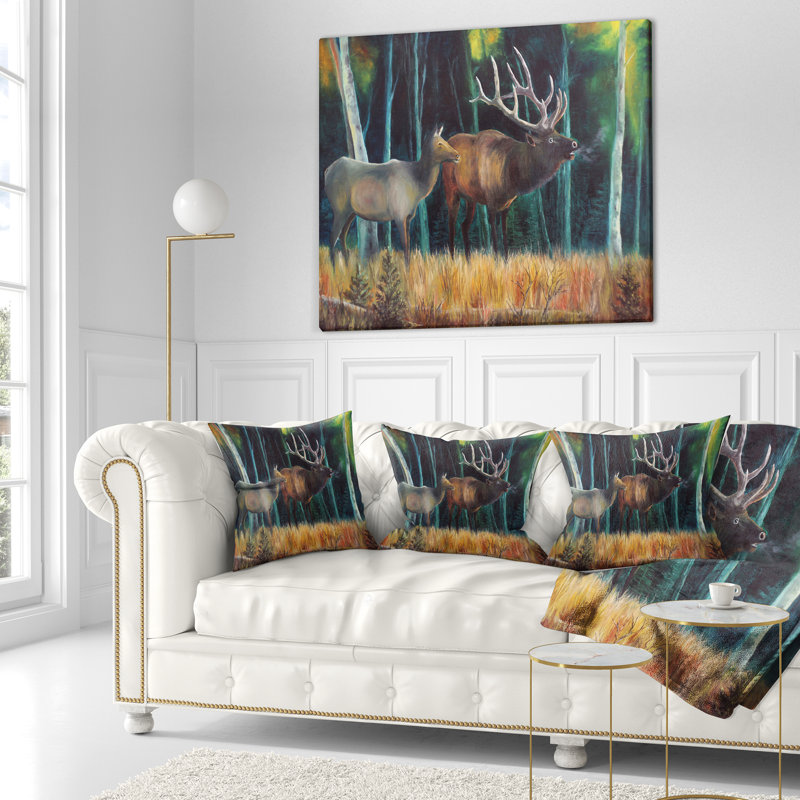 Wandering Deer in Forest - Coussin décoratif imprimé animal, 18 po x 18 po, Carré