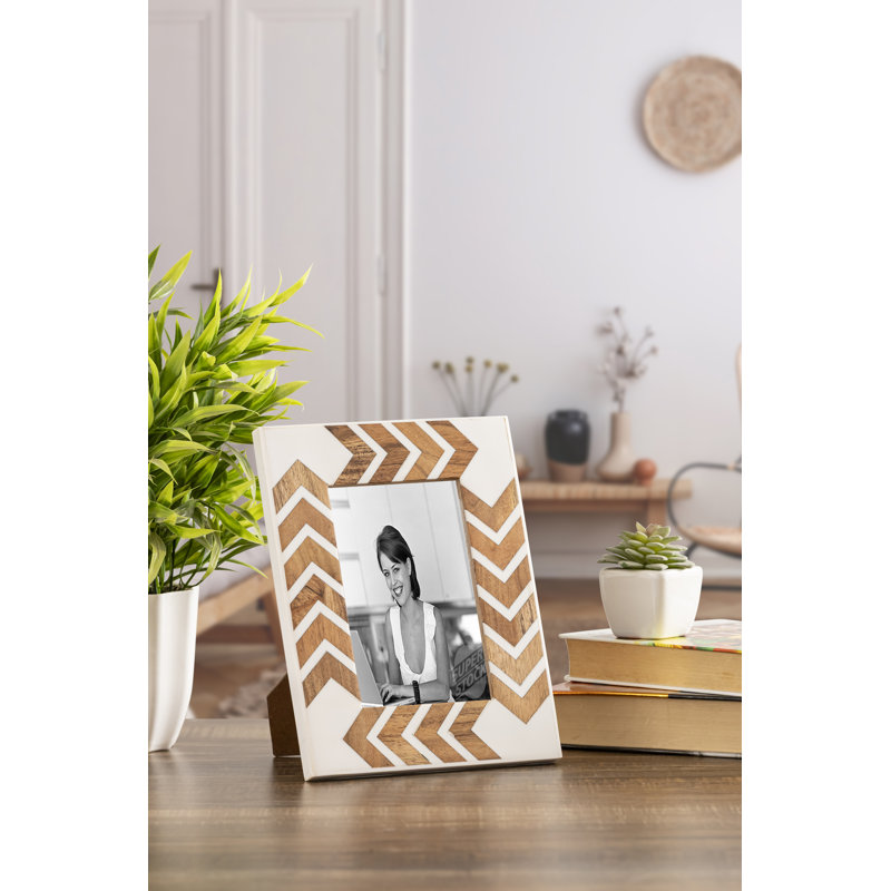 Chevron Charm Resin Photo Frame, Natural/White