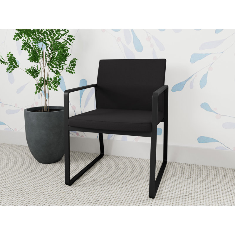 Chaise d'invité Gansett, Portes ouvertes en tissu noir, Noir