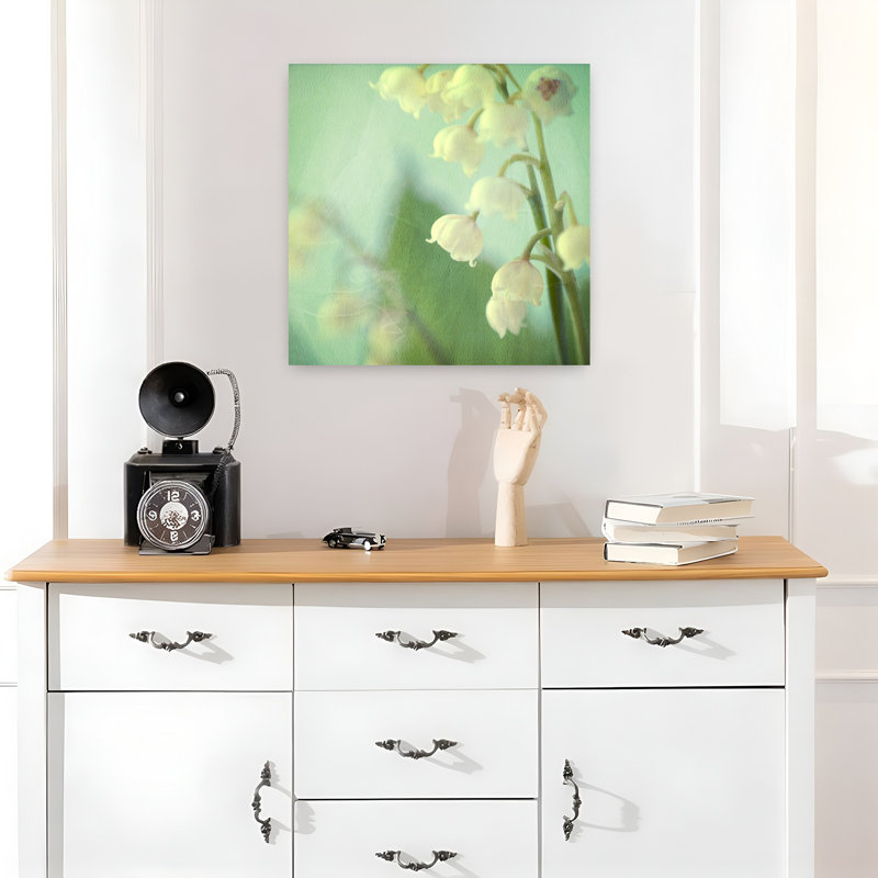 Muguet, art floral contemporain, H 18 po x l 18 po