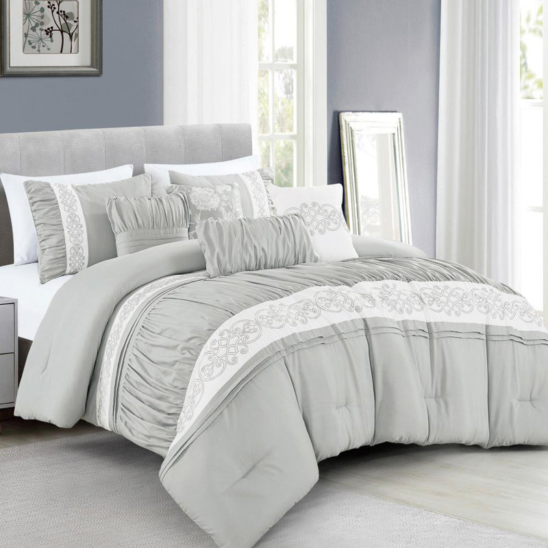 Polyester Floral Comforter, Queen Comforter + 6 Additional Pieces