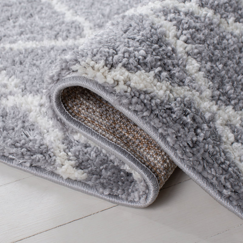 Gray and White Geometric Shag Area Rug, 5' x 7'