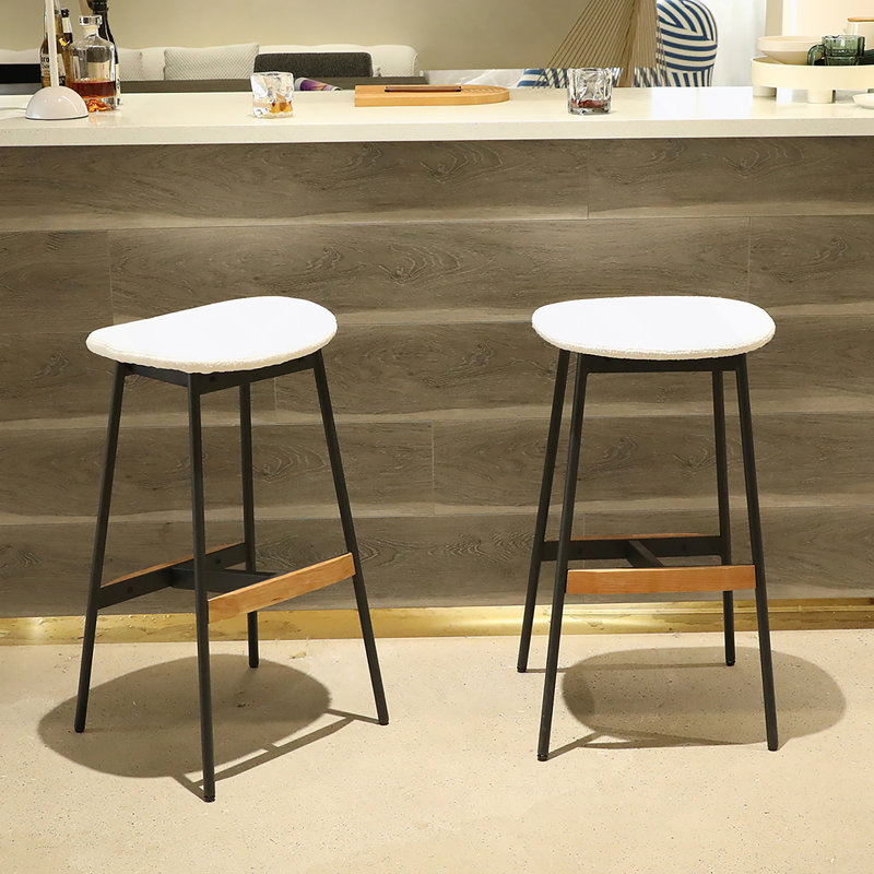 Tabourets de bar modernes et confortables de Brittaney, Blanc, Tabouret de comptoir (siège d'une hauteur de 25,1