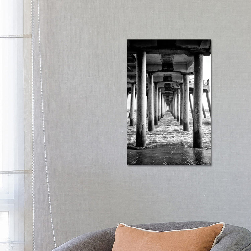 «Black California Series - Under Under Huntington Beach Pier» par Philippe Hugonnard - reproduction de photo sur toile tendue