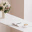 Table de bar flottante en acrylique-562579884