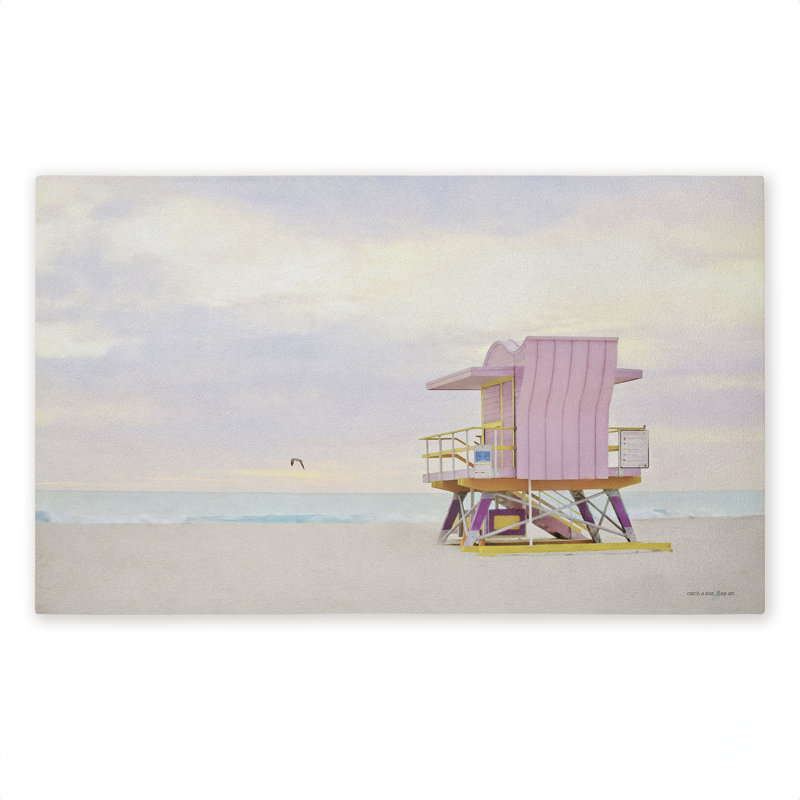 Tapis de porte d'extérieur imprimé Miami Beach Lifeguard Hut, design par Seven Trees Design, 18 po x 30 po