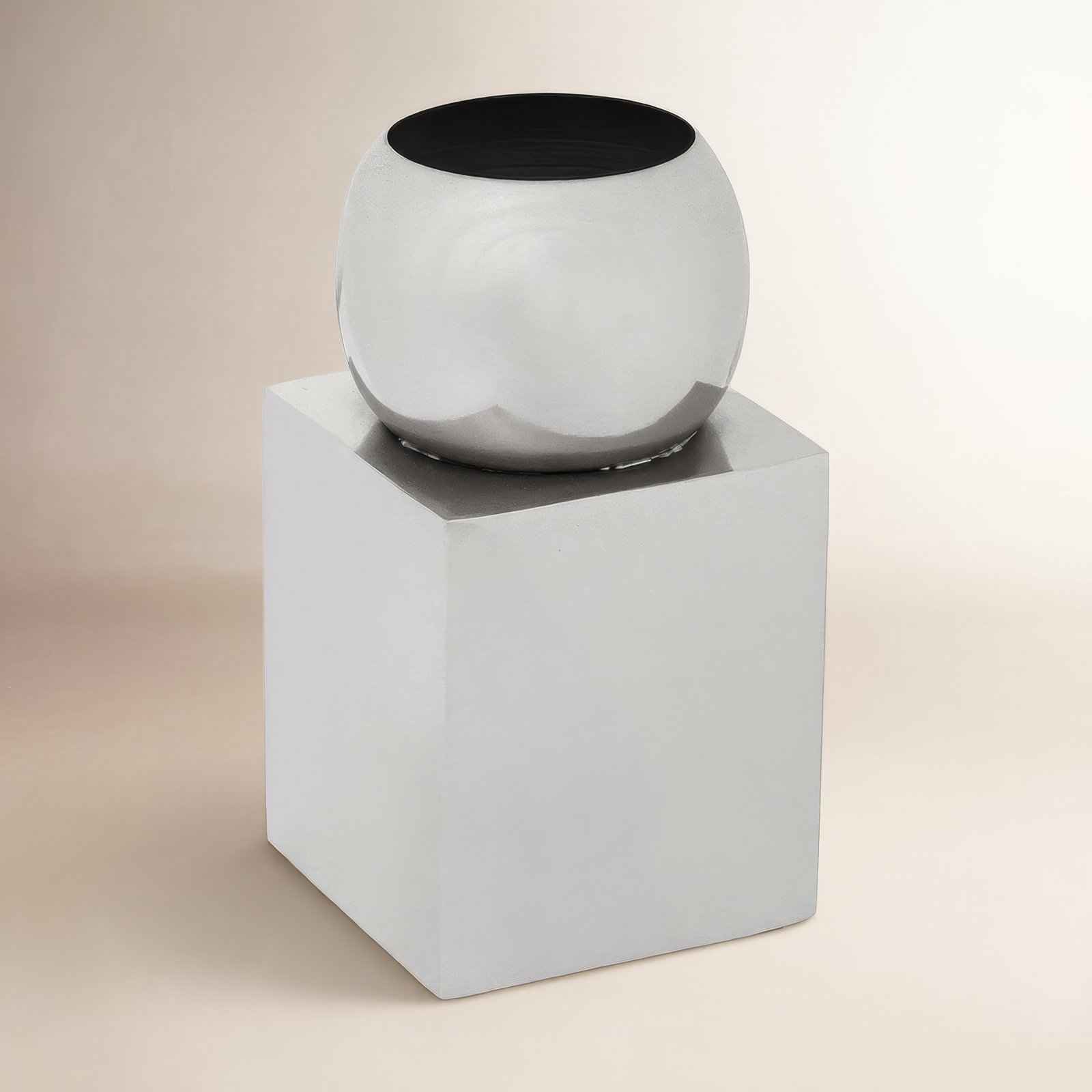 Paulding Iron Table Vase, White