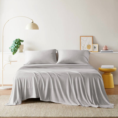 Draps grand format toutes saisons - mélange de coton tricoté, 50%, lavable à la machine, 1 drap plat, 2 taies d'oreiller ajustées, convient à un matelas allant jusqu'à 16 po, douceur des draps gris, inclus et matelas