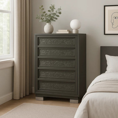 Commode haute 5 tiroirs Levi, bois massif gris foncé, rangement pour chambre