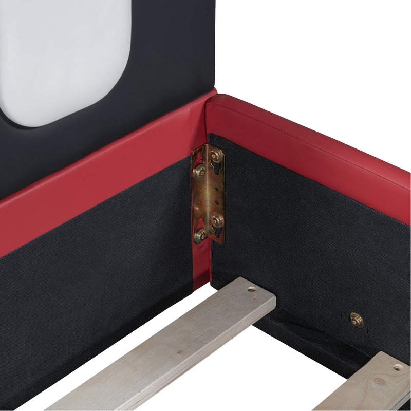 Lit simple rouge avec construction en forme de voiture de course et roues, plateforme de détente sécuritaire, conception de voiture stable et confortable