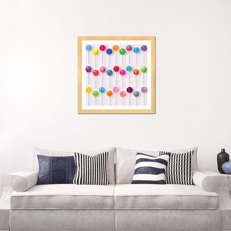 « Sucettes colorées » par Erin Summer-impression d’art graphique, Blanc, Toile avec cadre en bois beige