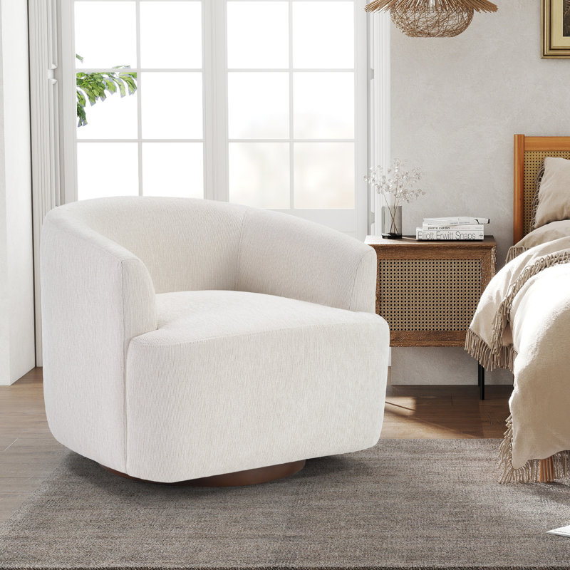 Fauteuil demi-tonneau pivotant avec base en bois Jarissa, Beige