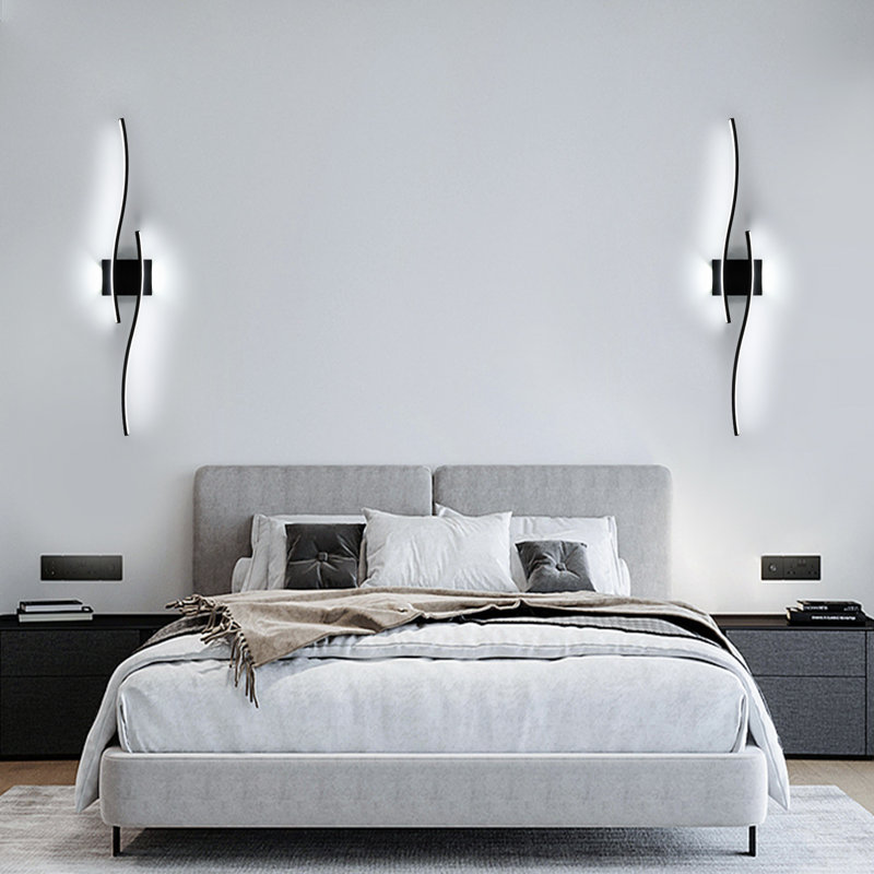 Shaped 90cm Aluminium Wall Lamp, Black