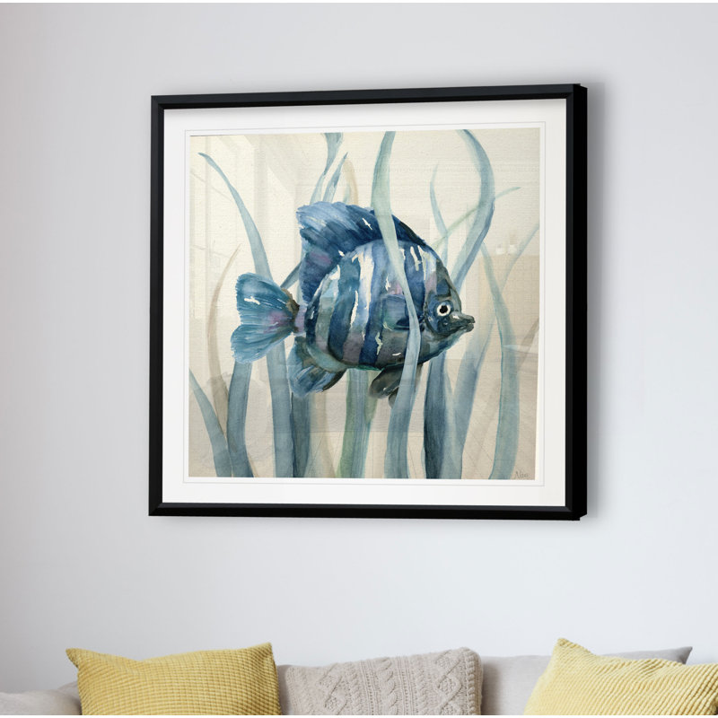 «Fish in Seagrass I» - Impression, H 30,5 po x l 30,5 po, Impression encadrée, Plastique noir