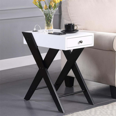Table d'appoint élégante avec station de charge USB et tiroir spacieux pour les espaces de vie modernes