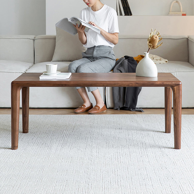 Table basse rectangulaire en bois massif noisette, 19.69" H x 47.24" L x 23.62" W