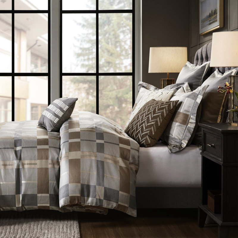 Édredon 9 pièces de style couette très grand en taupe avec un design transitionnel élégant, un câlin moelleux et des attaches intérieures pour une apparence lustrée, une chaleur semblable au nuage, un motif géométrique coloré