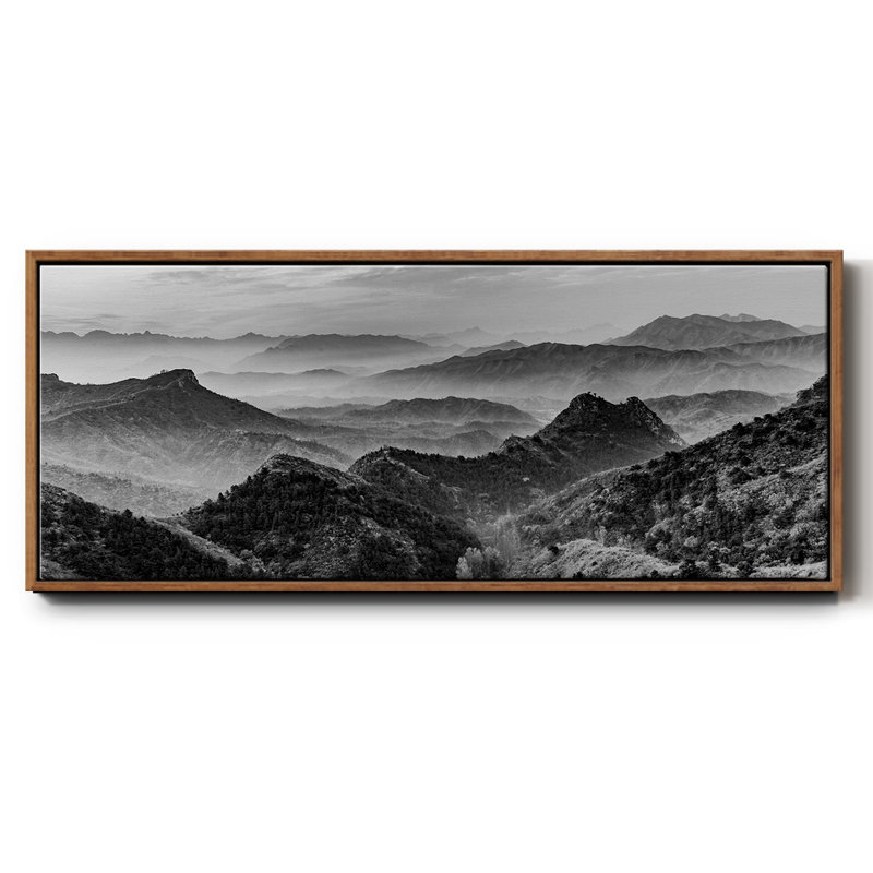 «Mountains of the Great Wall», toile encadrée, H 20 po x l 50 po